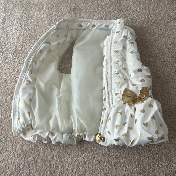 White and gold vest with hearts and bows size is 2T really good condition! - Picture 3 of 4